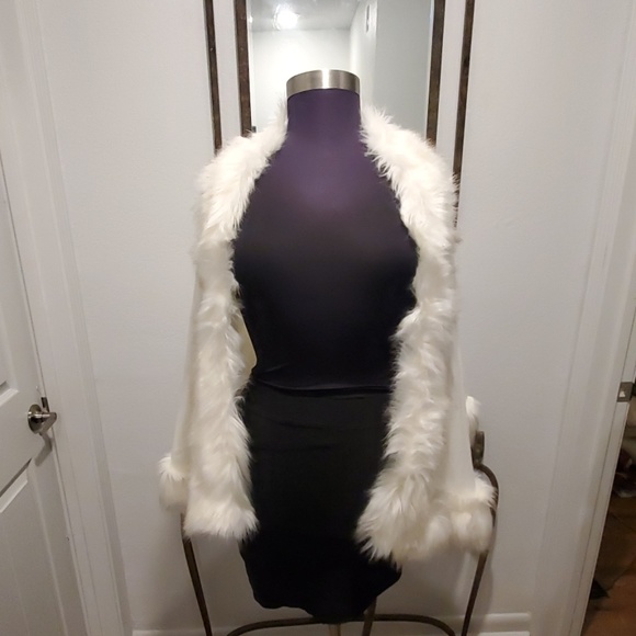 Throw over - Picture 1 of 3